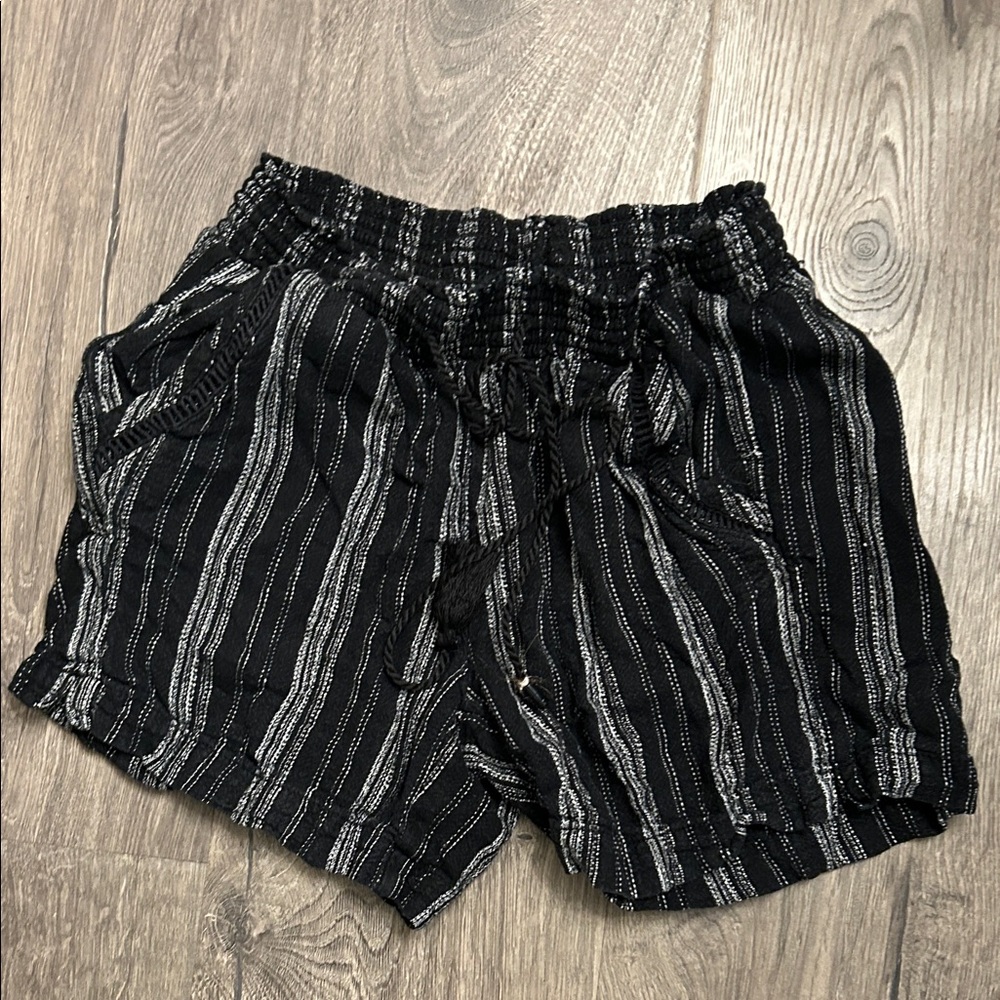 Briggs New York Black and White Textured Shorts